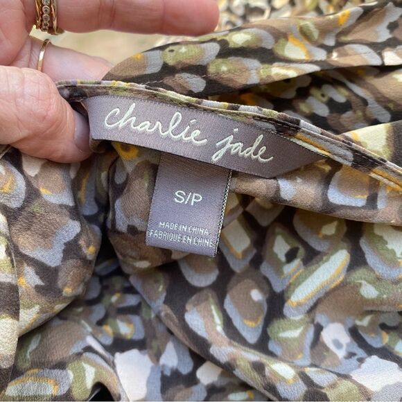 Charlie Jade 100% Silk Belted Romper Roll Tab Sleeve Size S Small Printed - Picture 12 of 14